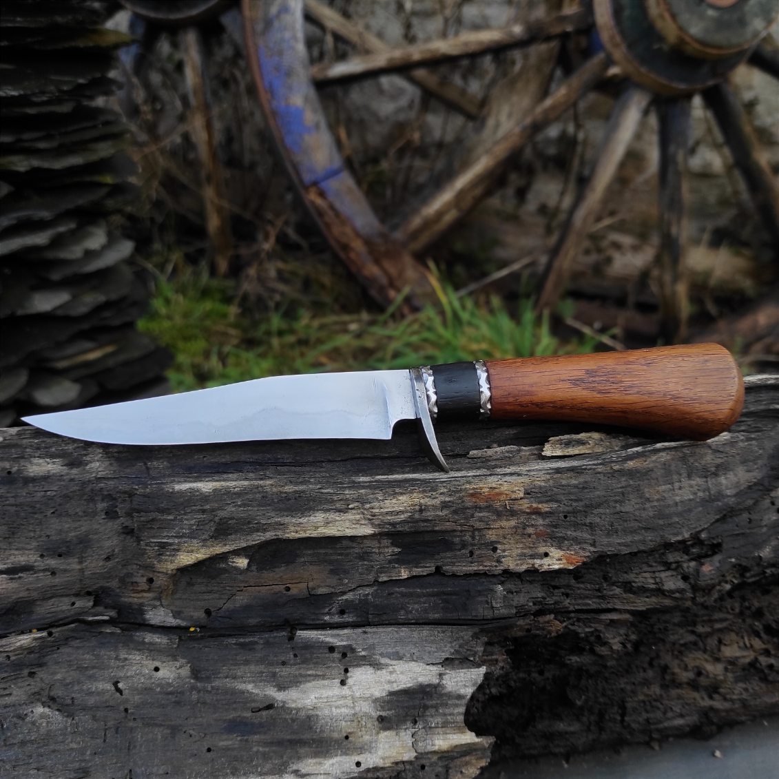 couteau acier carbone